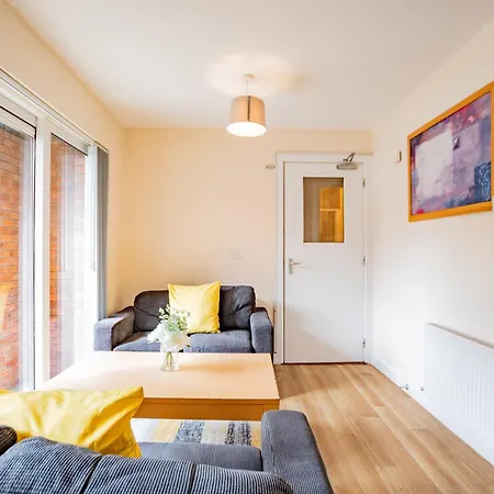 Apartamento 4 Bedrooms - Campus & High-speed Wi-fi