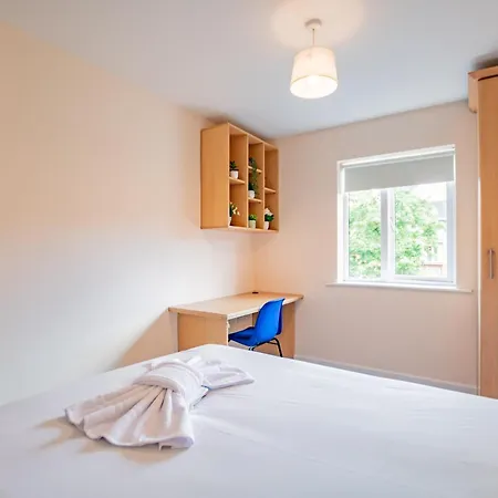 4 Bedrooms - Campus & High-speed Wi-fi Apartamento Limerick Junction