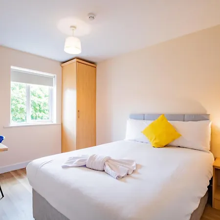 4 Bedrooms - Campus & High-speed Wi-fi * Limerick Junction